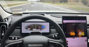 Jaecoo Araçlarda Büyük Ekran Yasal mı? Seyir Halinde Video İzlemenin Cezası Var mı?